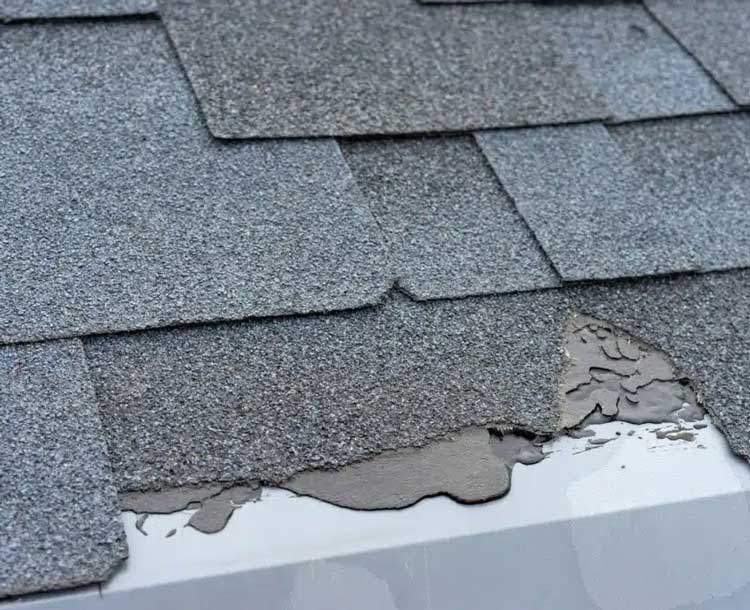 Bitumen shingles roof damage